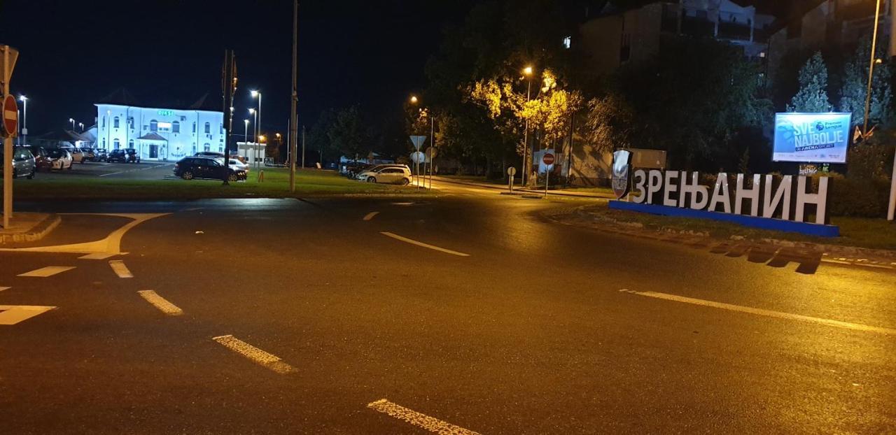 Apartmani Diksi Zrenjanin Exterior foto