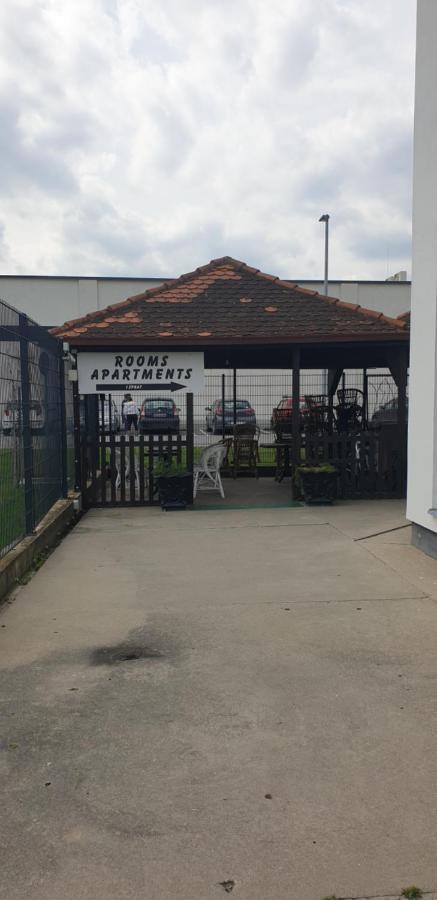 Apartmani Diksi Zrenjanin Exterior foto